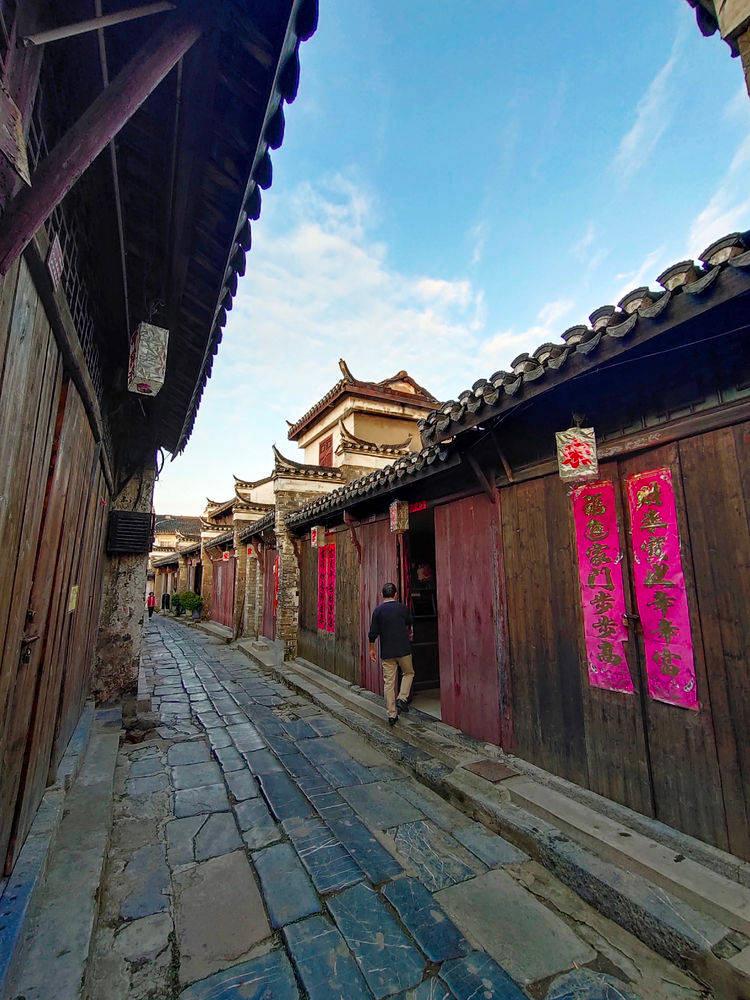 五本都市后宫文扛鼎之作，情节跌宕起伏，可惜都被404了